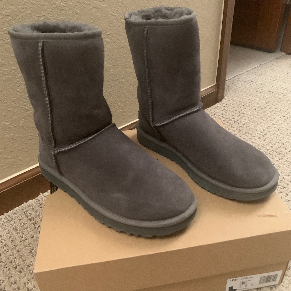 Ugg womens classic II boots